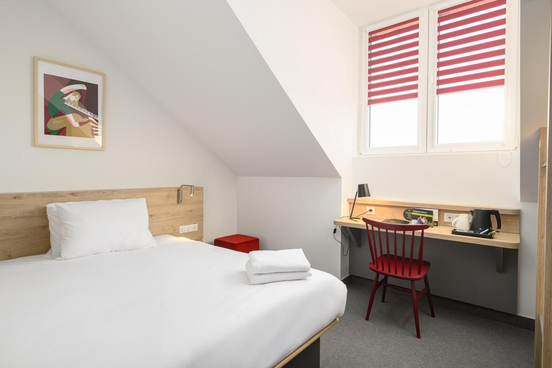 B&B Hotel Kalisz Centrum ภายนอก รูปภาพ