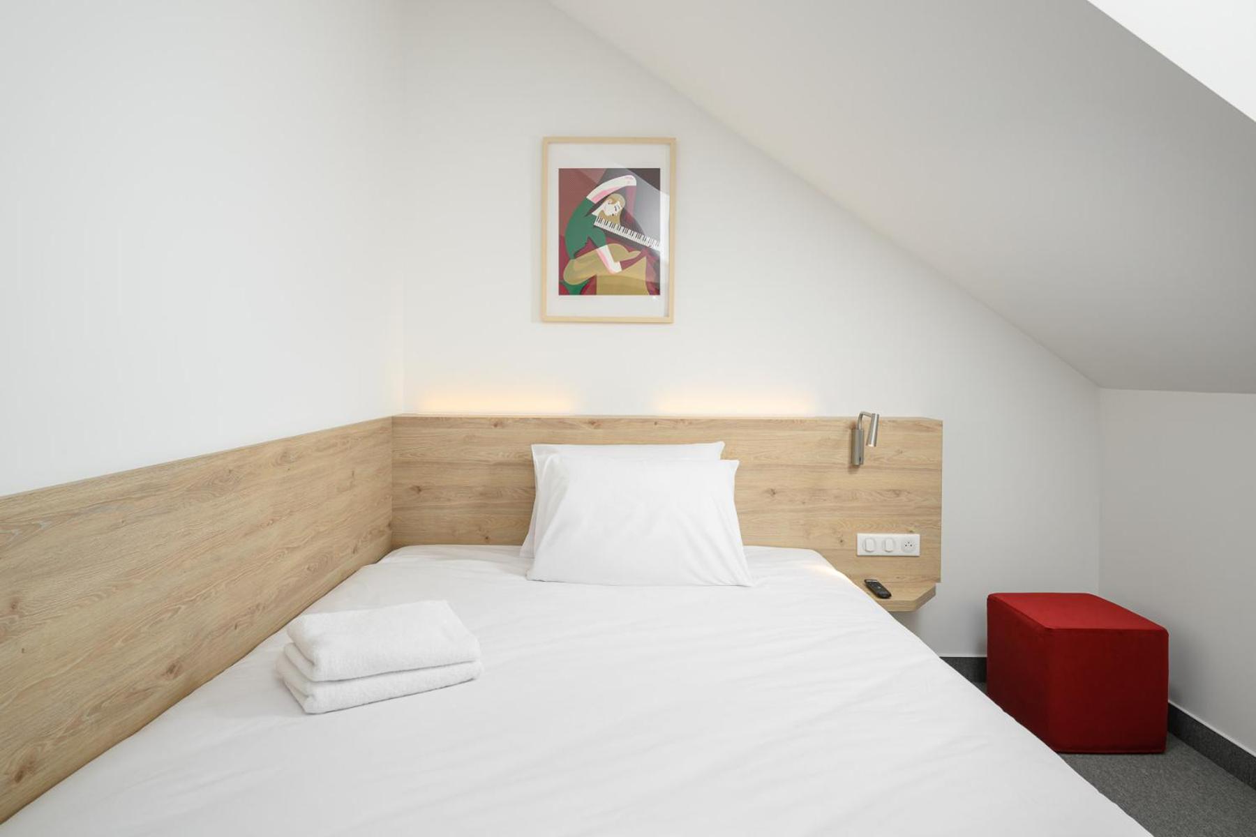 B&B Hotel Kalisz Centrum ภายนอก รูปภาพ